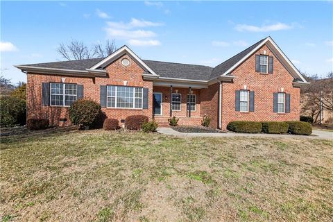 915 Kaye Gibbons Court Kernersville NC 27284