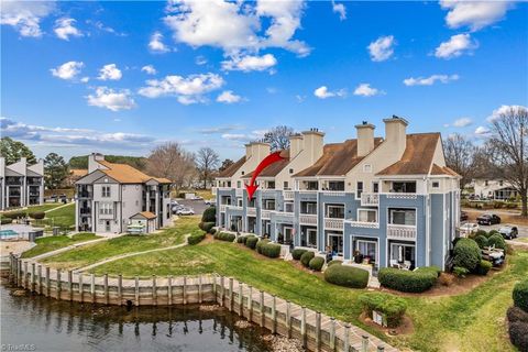 Condo For Sale - 18789 Vineyard Point Lane<br/> Cornelius, NC 28031