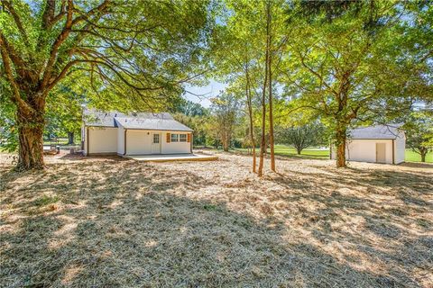 A home in Kernersville