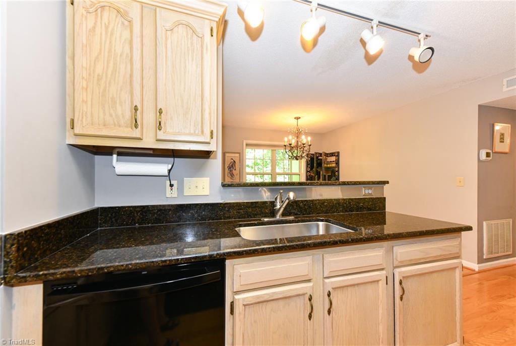 Greensboro, North Carolina 27410, United States, 2 Bedrooms Bedrooms, ,2 BathroomsBathrooms,Residential,Active,152730