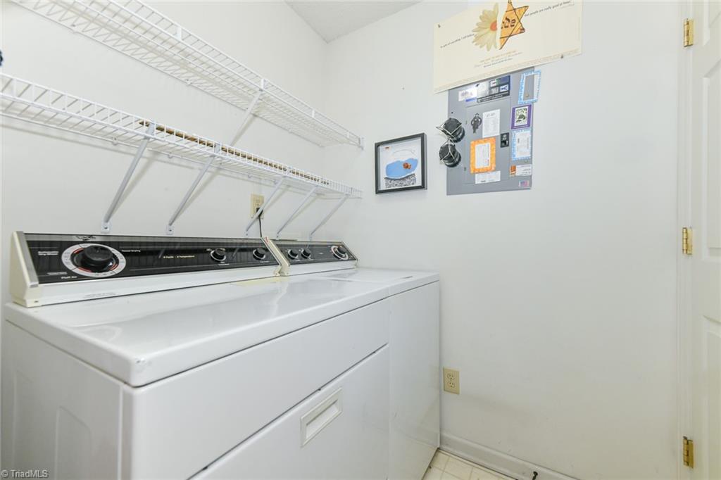 Greensboro, North Carolina 27410, United States, 2 Bedrooms Bedrooms, ,2 BathroomsBathrooms,Residential,Active,152730