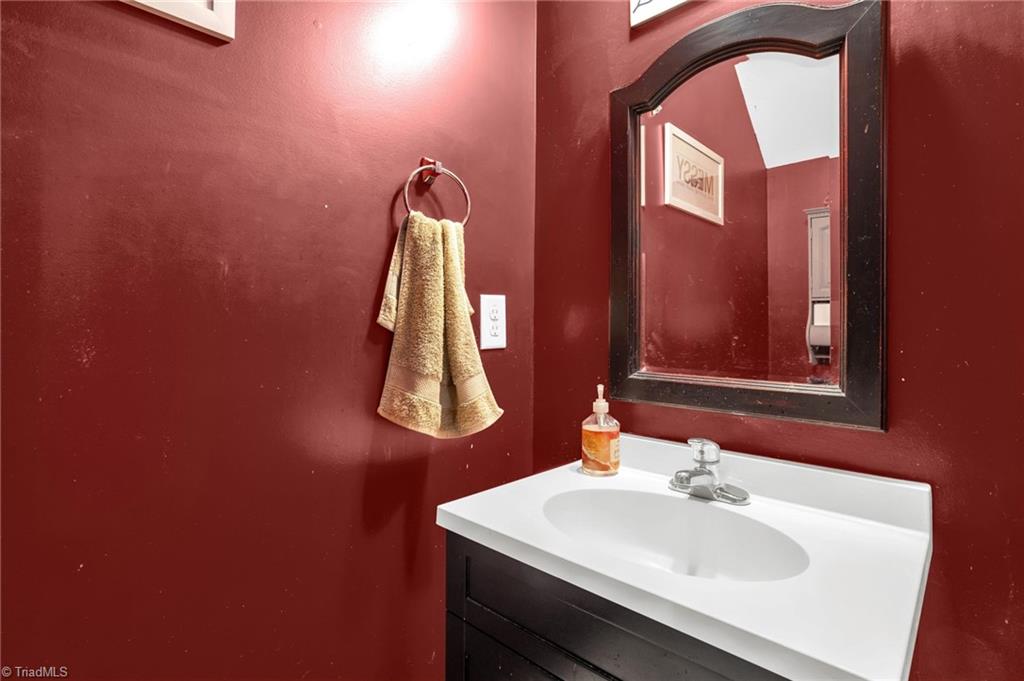 747 Bitting Hall Circle, Rural Hall, North Carolina image 16