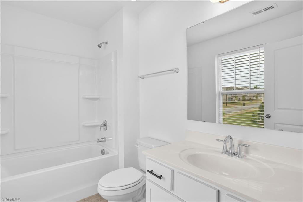 4038 Monteray Circle, High Point, North Carolina image 14