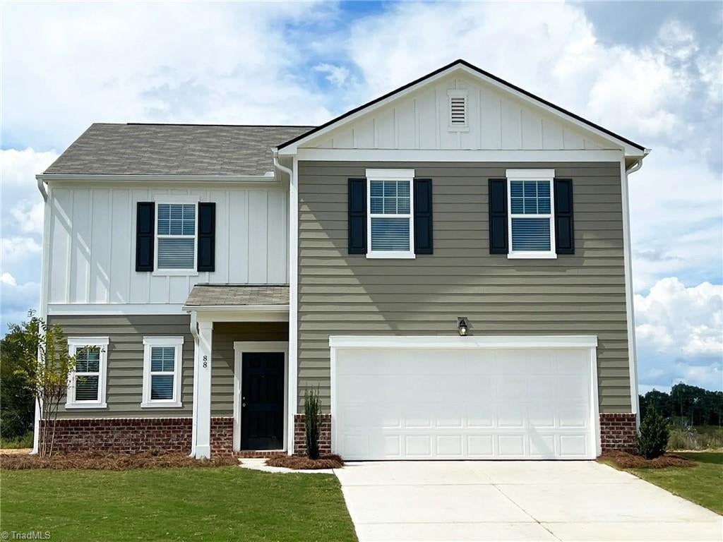 Photo of 1014 Riverbank Drive, Kernersville, NC 27284 (MLS # 1237023)