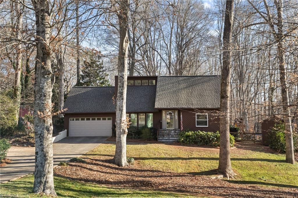 Photo of 813 Horncastle Road, Winston-Salem, NC 27104 (MLS # 1207524)