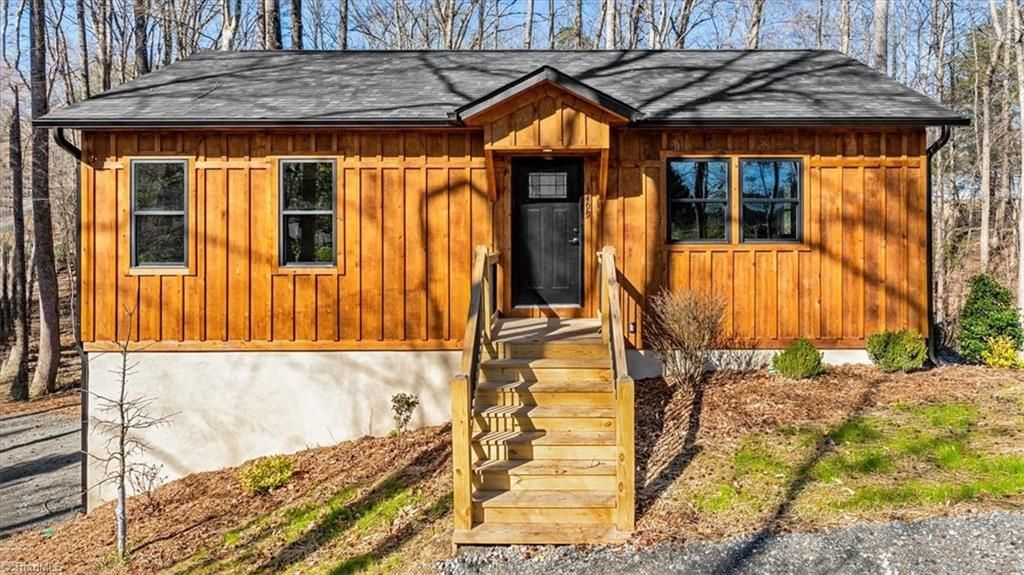 Photo of 3499 Ridgewood Court, Winston-Salem, NC 27107 (MLS # 1212038)