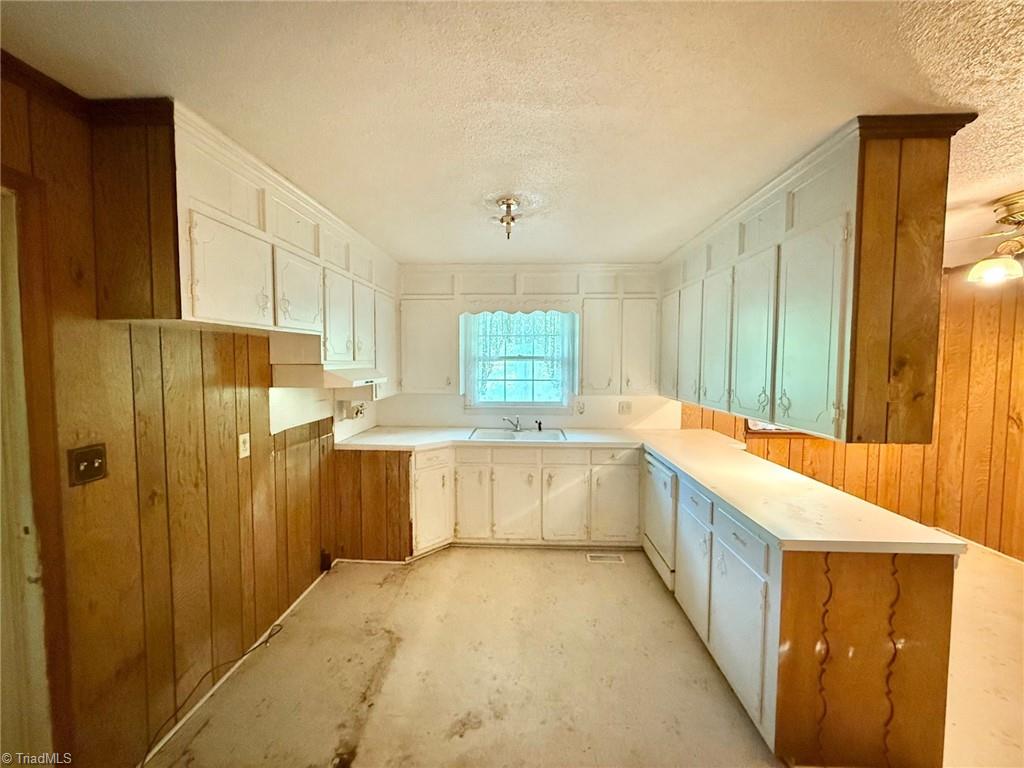 Walkertown, North Carolina 27051, United States, 3 Bedrooms Bedrooms, ,2 BathroomsBathrooms,Residential,Pending,156589