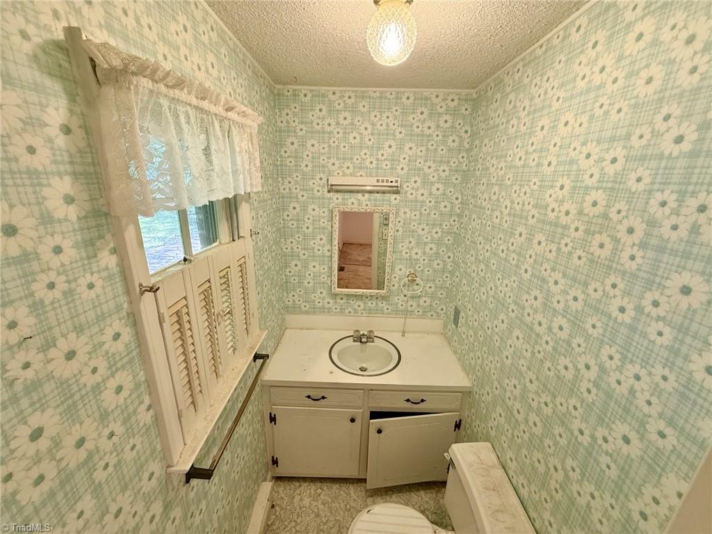 Walkertown, North Carolina 27051, United States, 3 Bedrooms Bedrooms, ,2 BathroomsBathrooms,Residential,Pending,156589