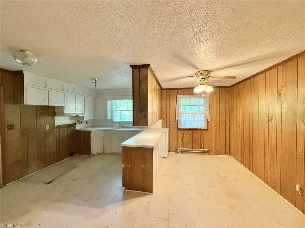 Walkertown, North Carolina 27051, United States, 3 Bedrooms Bedrooms, ,2 BathroomsBathrooms,Residential,Pending,156589