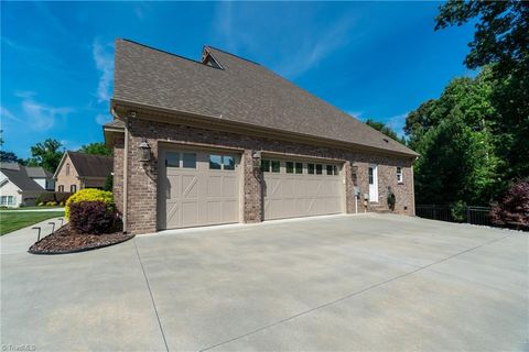 Single Family Residence in Winston Salem NC 126 Bunker Hill Court 3.jpg