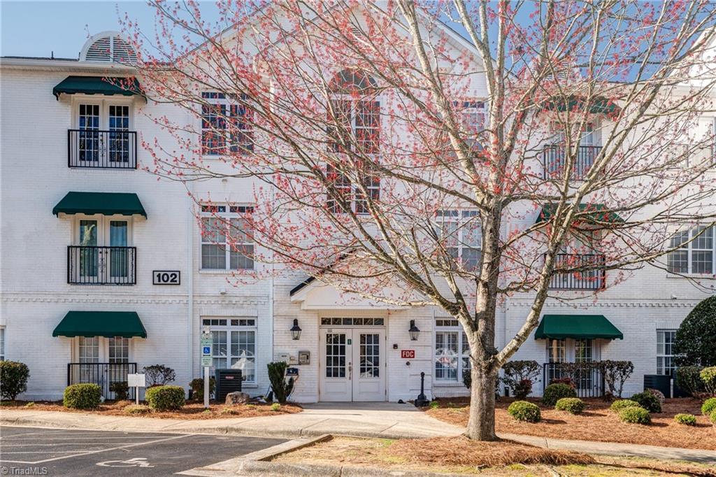 102 Sunset Circle #203, Greensboro, North Carolina image 2