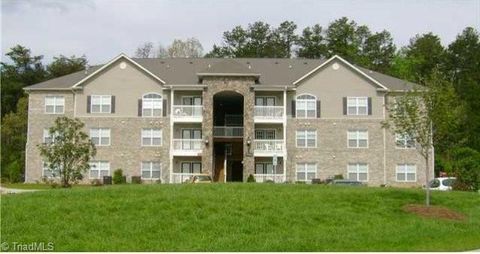 7104-106 Friendly Avenue Greensboro NC 27410