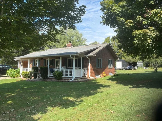 506 Barker Road, photo 5 of 5
