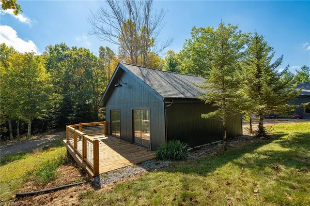 1138 Lump Road, photo 2 of 49