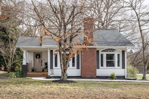 Homes For Sale - 821 Fisher Ferry Street<br/> Thomasville, NC 27360