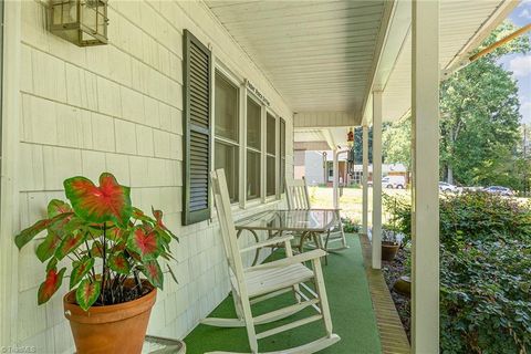 A home in Kernersville