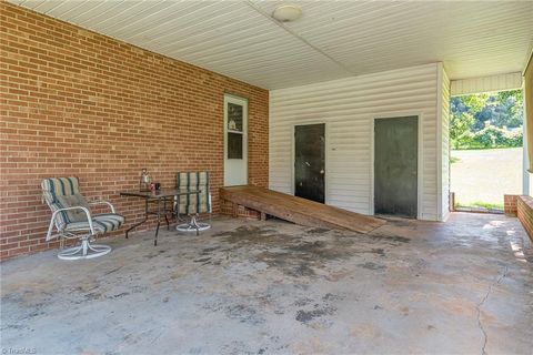 A home in Kernersville