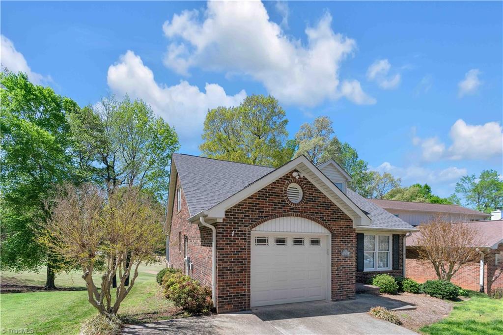 3521 Cherry Hill Drive, Greensboro, North Carolina image 3