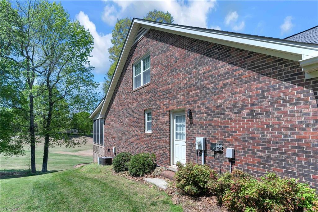 3521 Cherry Hill Drive, Greensboro, North Carolina image 36