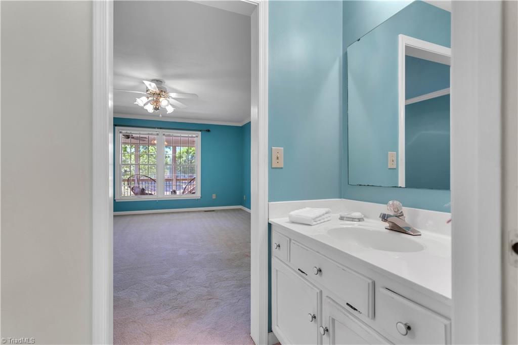 3521 Cherry Hill Drive, Greensboro, North Carolina image 25