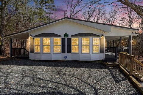 Homes For Sale - 119 Deerfield Drive<br/> Montgomery County, New London, NC 28127