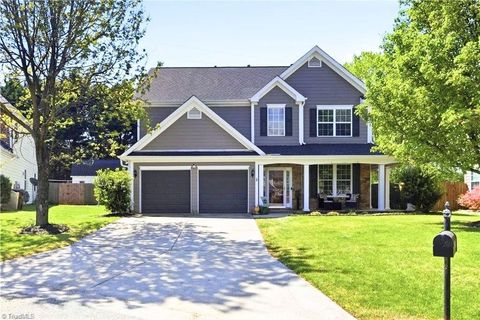 Homes For Sale - 2460 Alderbrook Drive<br/> High Point, NC 27265
