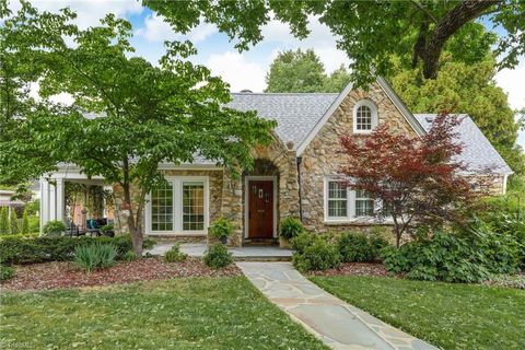 Homes For Sale - 108 Arden Place<br/> Greensboro, NC 27403