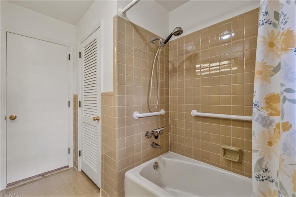307 Fairidge Drive, Jamestown, North Carolina image 23