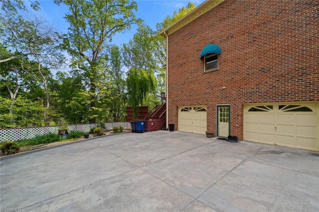 Winston-Salem, North Carolina 27104, United States, 4 Bedrooms Bedrooms, ,4 BathroomsBathrooms,Residential,Active,111062