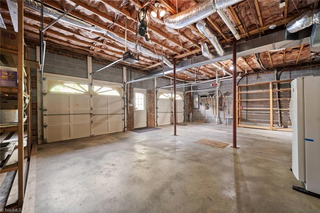 Winston-Salem, North Carolina 27104, United States, 4 Bedrooms Bedrooms, ,4 BathroomsBathrooms,Residential,Active,111062