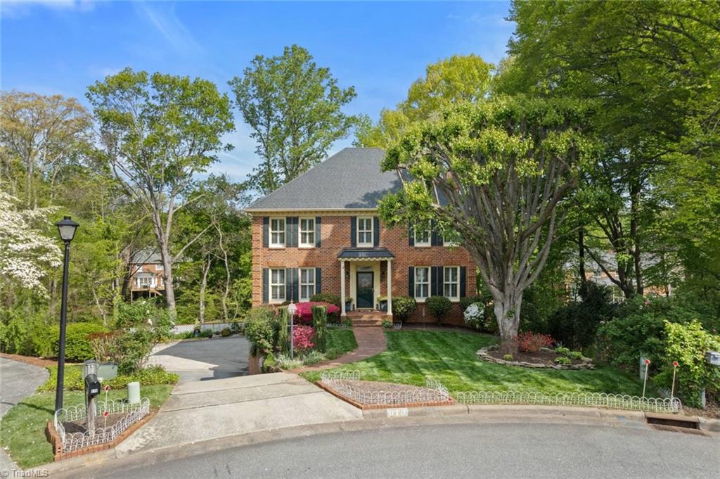 Winston-Salem, North Carolina 27104, United States, 4 Bedrooms Bedrooms, ,4 BathroomsBathrooms,Residential,Active,111062