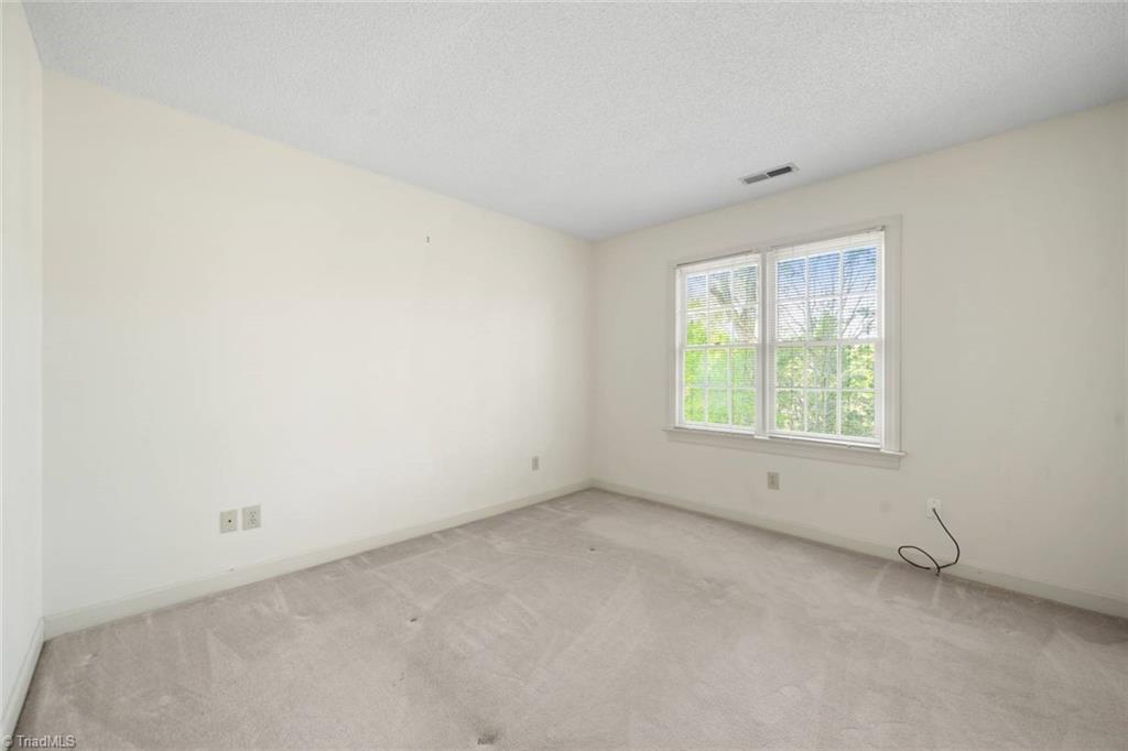 Winston-Salem, North Carolina 27104, United States, 4 Bedrooms Bedrooms, ,4 BathroomsBathrooms,Residential,Active,111062