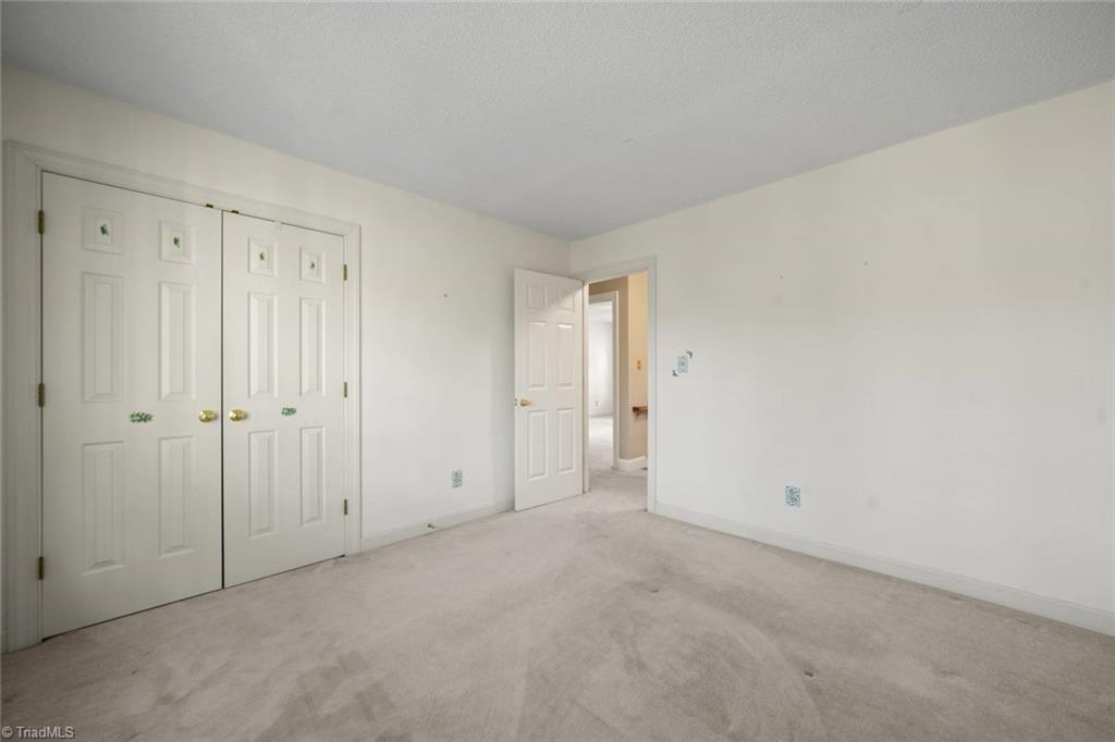 Winston-Salem, North Carolina 27104, United States, 4 Bedrooms Bedrooms, ,4 BathroomsBathrooms,Residential,Active,111062