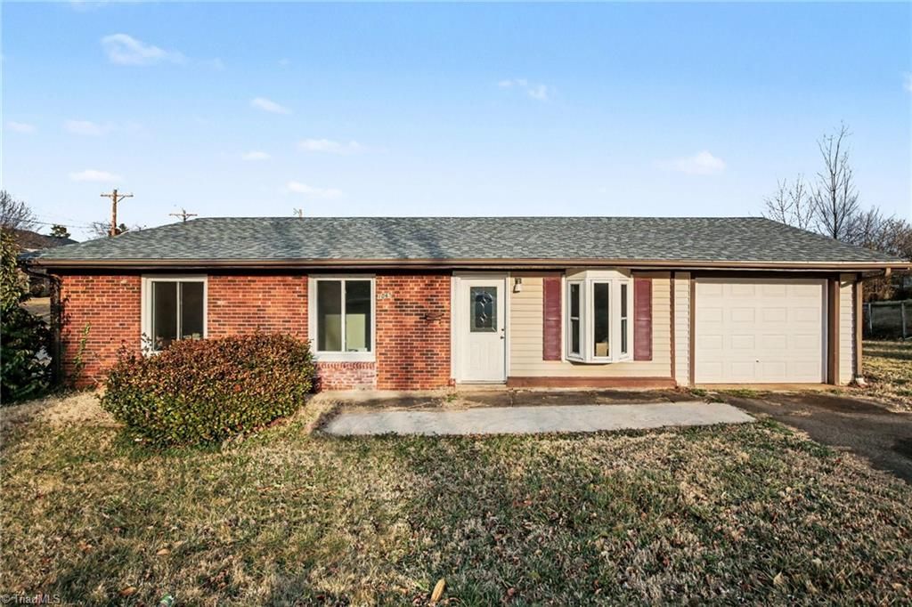 Photo of 1065 Claremont Avenue NE, Winston-Salem, NC 27101 (MLS # 1210119)