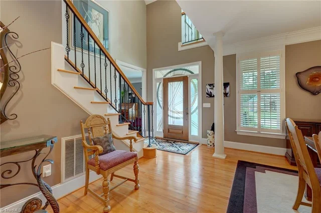 124 Duchess Court, photo 5 of 44