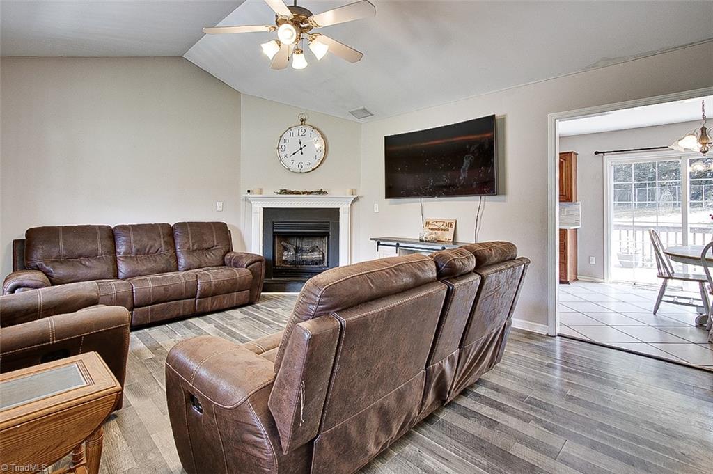 4220 N Pin Oak Drive, Randleman, North Carolina image 6