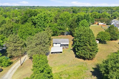 Homes For Sale - 1463 Thomas Haith Lane<br/> Burlington, NC 27215