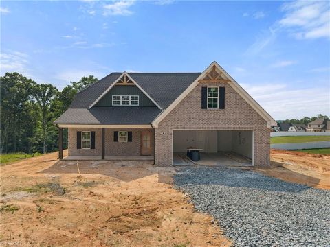 Homes For Sale - 493 Nifong Road<br/> Clemmons, NC 27012