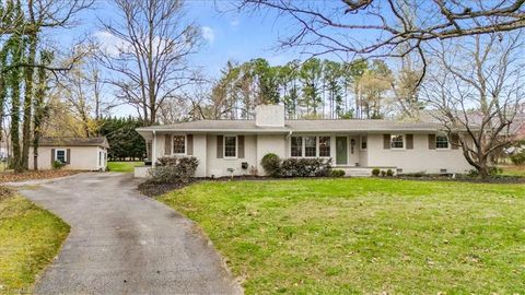 6909 Wooden Rail Lane Summerfield NC 27358
