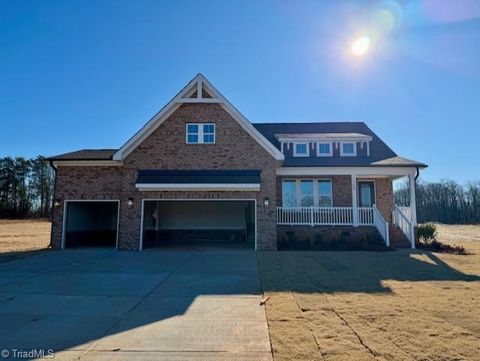 5600 Penguin Drive Summerfield NC 27358