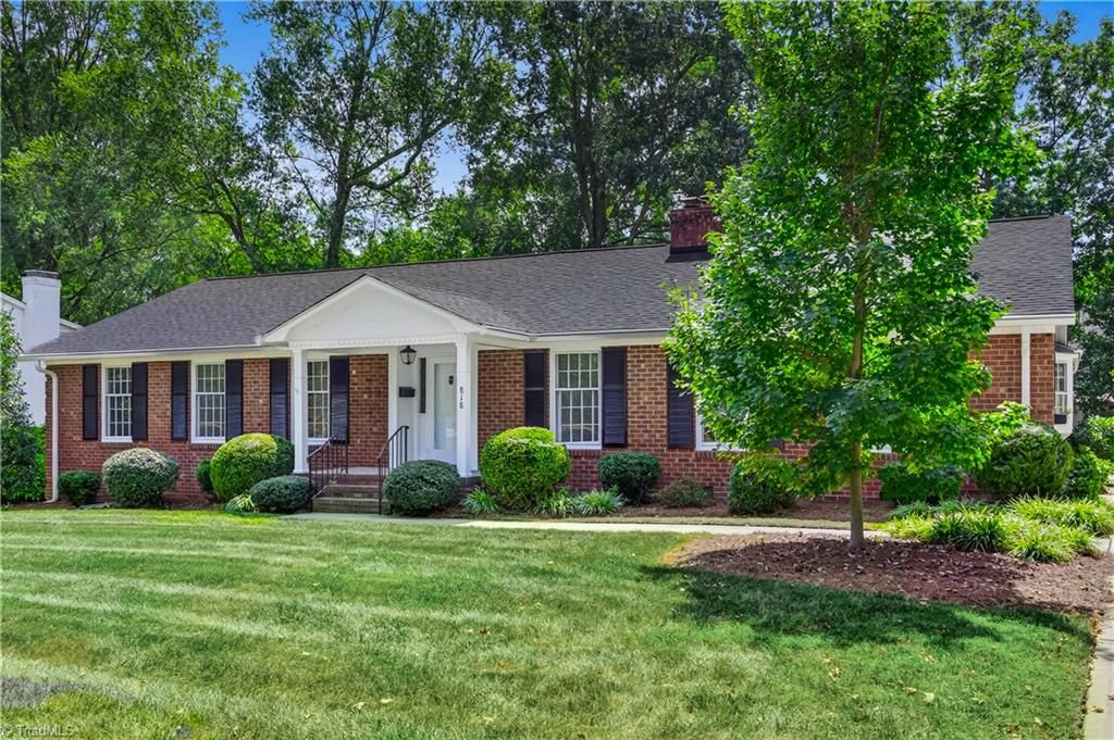 Photo of 818 Colonial Drive, Burlington, NC 27215 (MLS # 1207305)