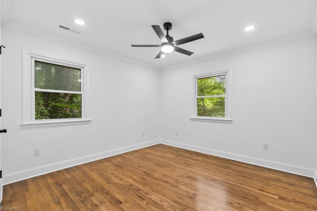 516 Willowbrook Drive, Greensboro, North Carolina image 35