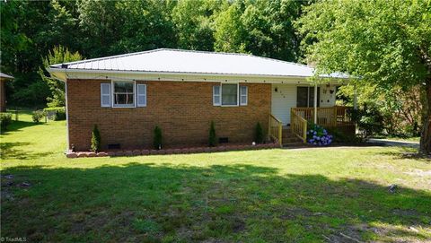 705 E Sunrise Avenue Thomasville NC 27360