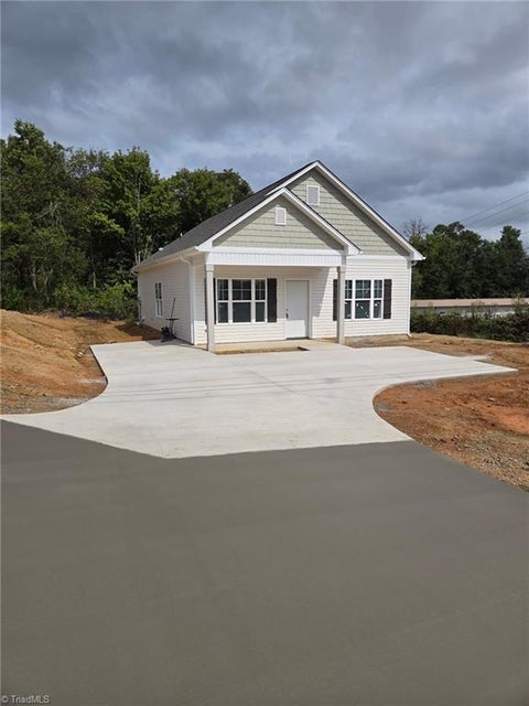 Homes For Sale - 1396 Piedmont Drive<br/> Lexington, NC 27295