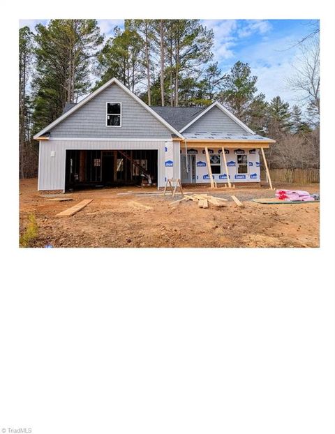 Homes For Sale - 130 Fox Run<br/> Rockingham County, Eden, NC 27288