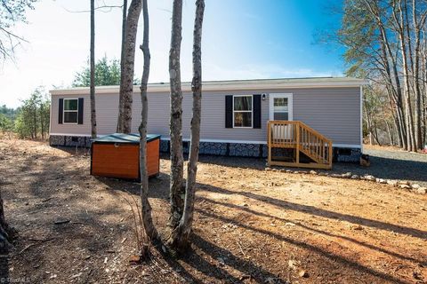Mobile Home For Sale - 275 Beaver Creek Road<br/> Mayodan, NC 27027