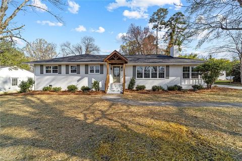 Homes For Sale - 212 W Cornwallis Drive<br/> Greensboro, NC 27408