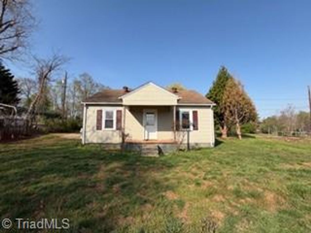 Photo of 123 Stonewood Road, Elkin, NC 28621 (MLS # 1214313)