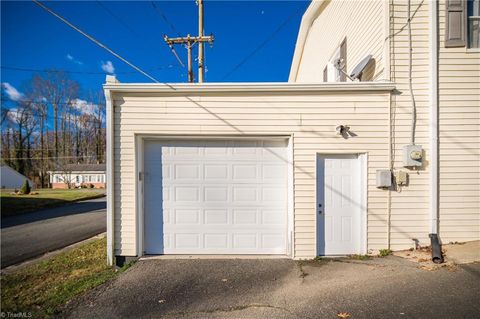 A home in Mount Airy