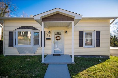 A home in Mount Airy